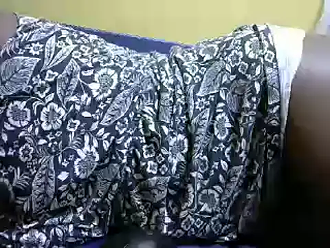 Snapshot of pretty_prickle chatting on 12-02-24, 09:06 pretty prickle online show from 12-02-24, 09:06