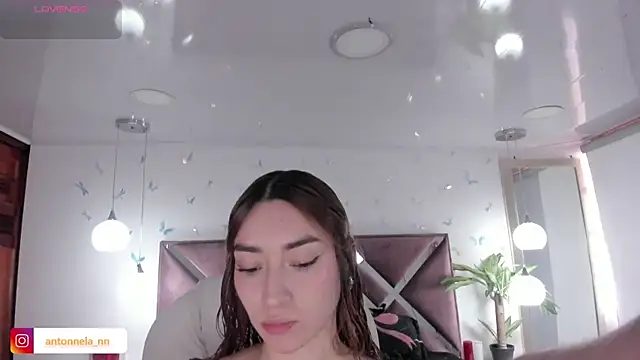  Antonnela  online show from 12-17-25, 03:40