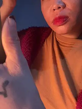 Laura8910 online show from 12-13-24, 01:01