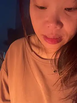 Laura8910 online show from 01-02-25, 07:44