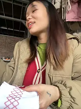 Laura8910 online show from 02-14-25, 07:28