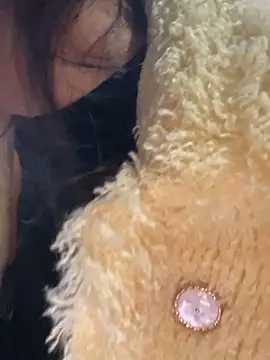 Laura8910 online show from 02-18-25, 04:58