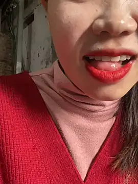 Laura8910 online show from 02-25-25, 03:42