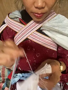 Laura8910 online show from 10-31-25, 06:03