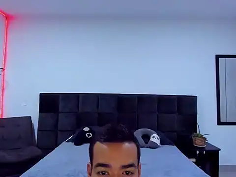 Alexander Martines online show from 11-29-25, 01:52