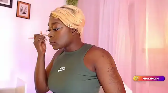 MiaKnox online show from 01-16-25, 10:32