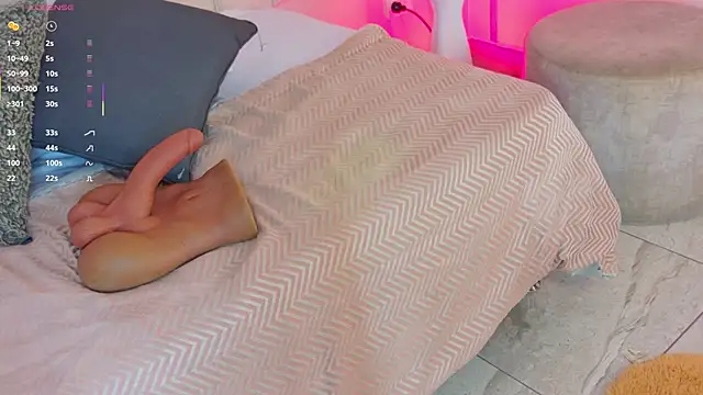 Mariapettit online show from 10-31-25, 12:06