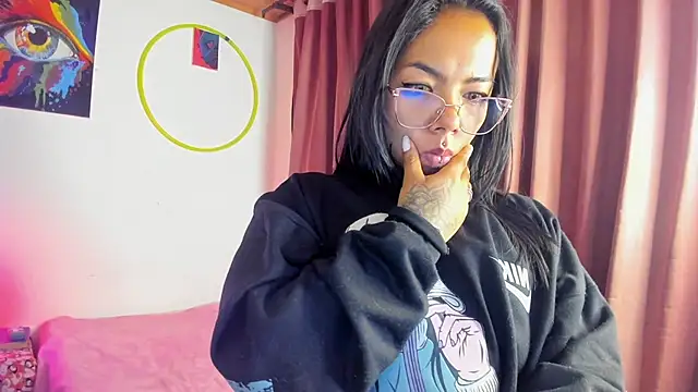 nicole volkov online show from 01-07-25, 12:34