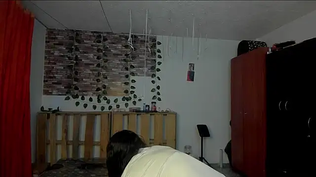 nicole volkov online show from 11-15-25, 06:11