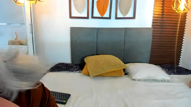 Scarleth swann online show from 12-03-25, 11:19