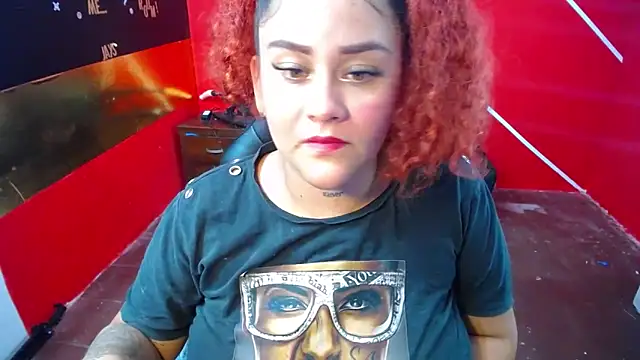 Snapshot of loly_bigbooty4u chatting on 11-13-25, 06:23 loly bigbooty4u online show from 11-13-25, 06:23