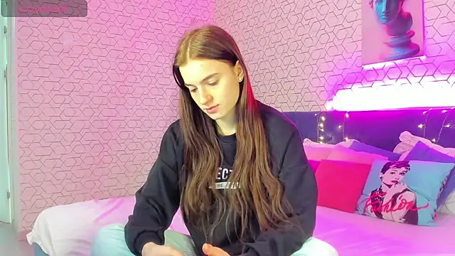 Snapshot of Stacey_Brown chatting on 12-17-24, 01:50 Stacey Brown online show from 12-17-24, 01:50