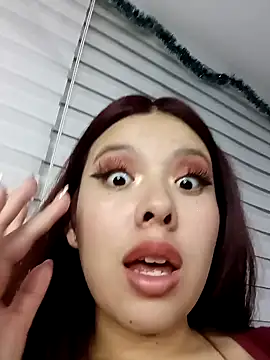 Snapshot of MarielQueenx chatting on 12-08-24, 06:43 MarielQueenx online show from 12-08-24, 06:43