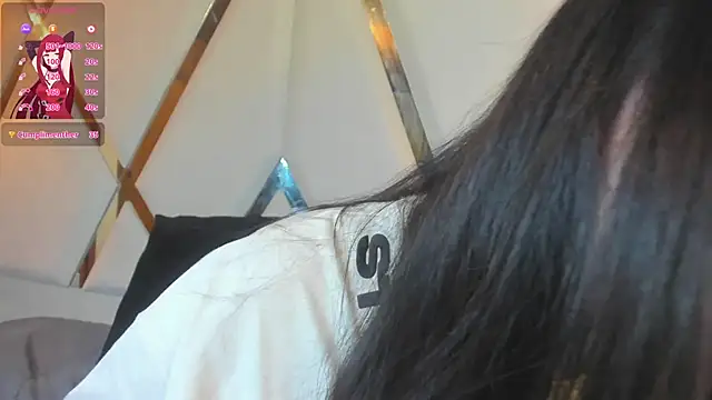 Snapshot of MarielQueenx chatting on 01-04-25, 06:52 MarielQueenx online show from 01-04-25, 06:52