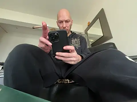 Snapshot of Germankink chatting on 01-18-25, 10:39 Germankink online show from 01-18-25, 10:39