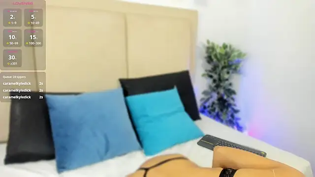 Natasha Smith09 online show from 02-12-25, 06:40