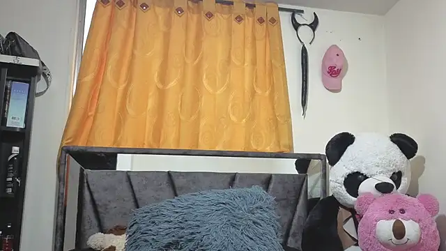 Hotsamantamature online show from 10-09-25, 09:46