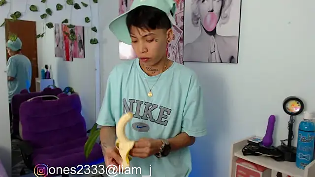 Jonesliam23 online show from 01-22-25, 08:28