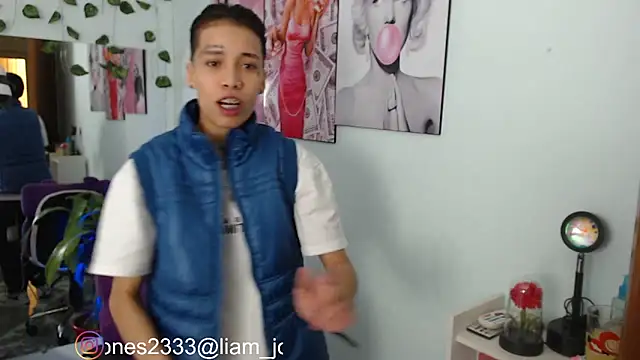 Jonesliam23 online show from 02-28-25, 06:52