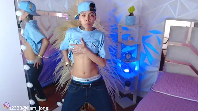 Jonesliam23 online show from 09-18-25, 07:27