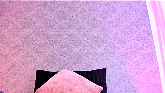 Snapshot of CatrinaRossi chatting on 02-06-25, 12:54 CatrinaRossi online show from 02-06-25, 12:54