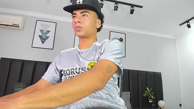 Snapshot of ANGEL_NICOLAS chatting on 01-11-25, 09:36 ANGEL NICOLAS online show from 01-11-25, 09:36