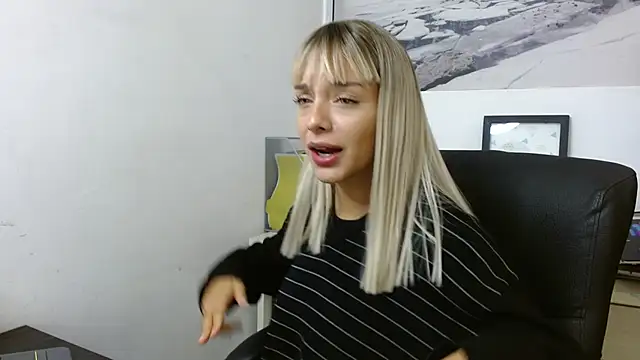 peyton golden1 online show from 11-21-25, 04:00