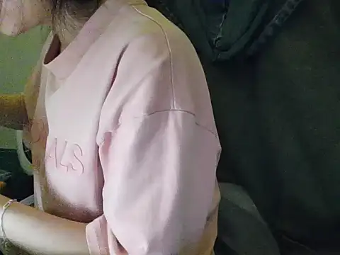 Yin-girl online show from 10-08-25, 08:17