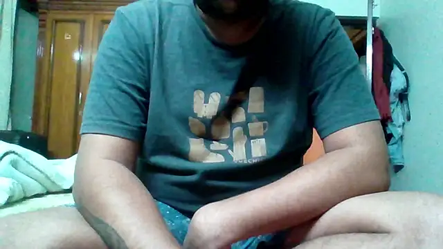 Snapshot of whoreboi98 chatting on 01-05-25, 08:31 whoreboi98 online show from 01-05-25, 08:31