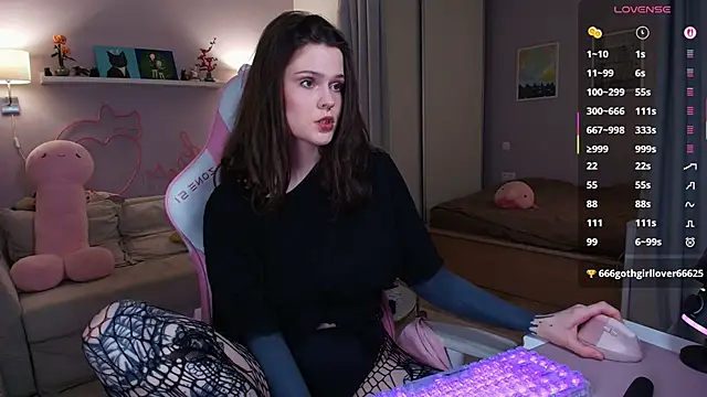 lisa moonlight online show from 10-14-25, 08:48