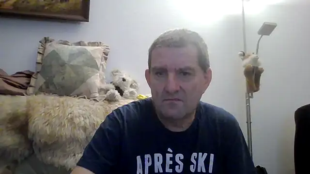 Lutzi1 online show from 02-11-25, 07:27