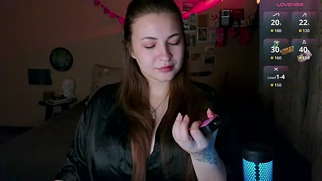 Snapshot of LisaCase chatting on 03-10-26, 01:49 LisaCase online show from 03-10-26, 01:49