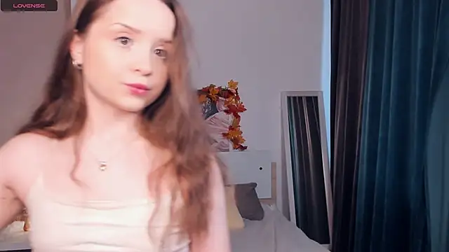 Snapshot of RenetTolken chatting on 10-16-25, 09:10 RenetTolken online show from 10-16-25, 09:10