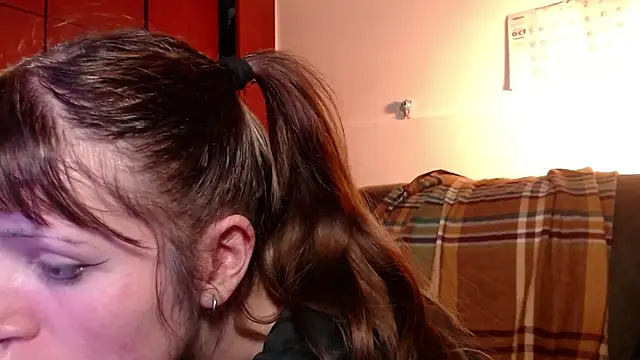 NEXT DOOR GIRL  online show from 10-15-25, 11:38