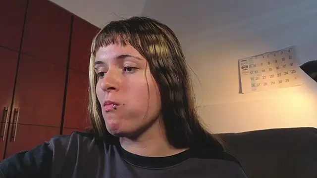 NEXT DOOR GIRL  online show from 10-31-25, 02:29