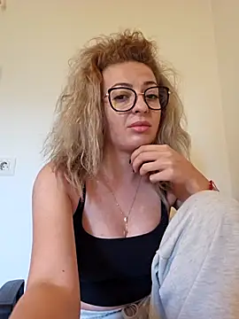 Selenna emma online show from 09-15-25, 02:28