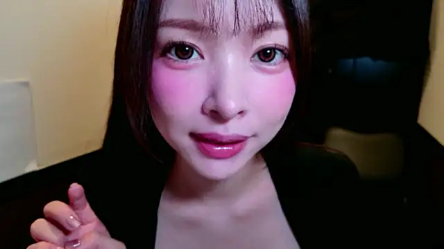 Snapshot of dalichuru chatting on 11-17-25, 01:06 dalichuru online show from 11-17-25, 01:06