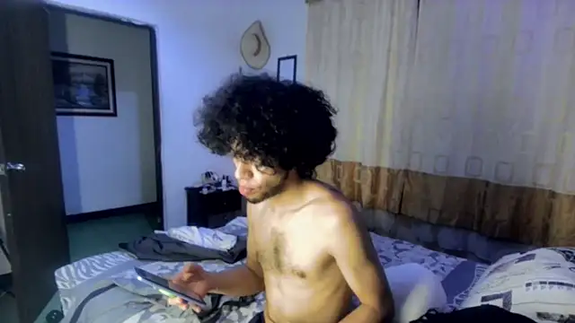 Snapshot of sweet_tippot chatting on 02-25-25, 03:20 sweet tippot online show from 02-25-25, 03:20