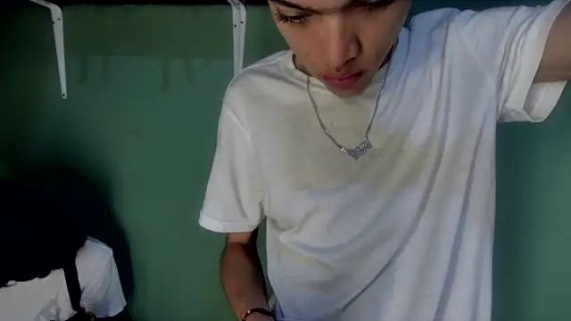 Snapshot of sweet_tippot chatting on 11-04-25, 03:16 sweet tippot online show from 11-04-25, 03:16