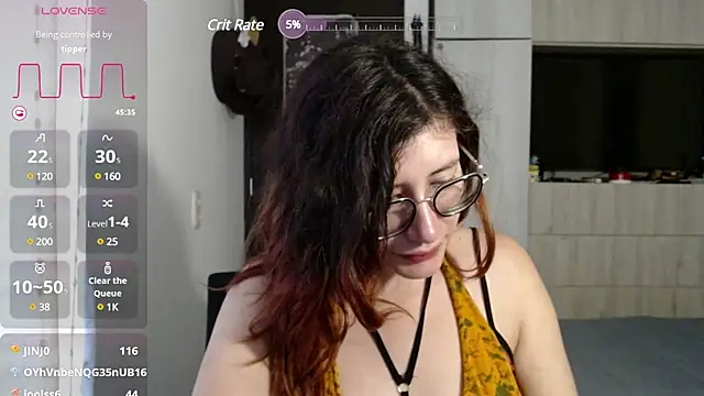 Snapshot of mariana124- chatting on 03-18-25, 09:32 mariana124- online show from 03-18-25, 09:32