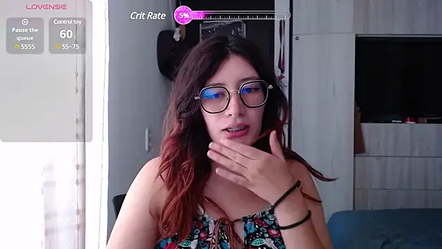 Snapshot of mariana124- chatting on 03-21-25, 07:46 mariana124- online show from 03-21-25, 07:46