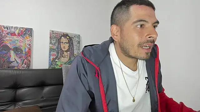 Snapshot of Himoreno25 chatting on 10-20-25, 08:42 Himoreno25 online show from 10-20-25, 08:42