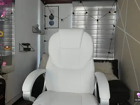 Enma  clark online show from 11-04-25, 08:41