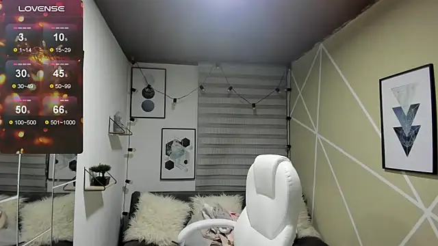 Enma  clark online show from 12-20-25, 04:08