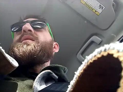 Snapshot of otterlover123 chatting on 11-11-25, 05:13 otterlover123 online show from 11-11-25, 05:13