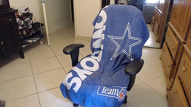 joeydee1 online show from 01-02-25, 03:37