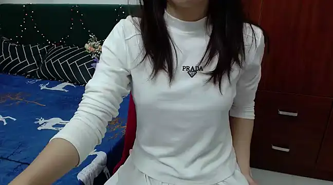 Snapshot of Cindy--Cici chatting on 02-08-25, 01:22 Cindy--Cici online show from 02-08-25, 01:22