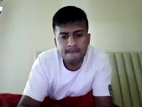 Snapshot of long_hoggy chatting on 12-18-25, 09:15 long hoggy online show from 12-18-25, 09:15