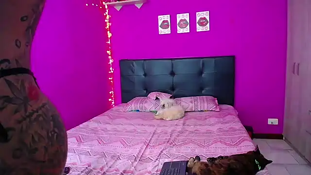 Zaratattoox online show from 12-20-24, 02:08