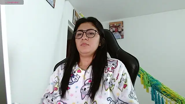 Snapshot of danna_peterson1 chatting on 02-20-26, 08:09 danna peterson1 online show from 02-20-26, 08:09